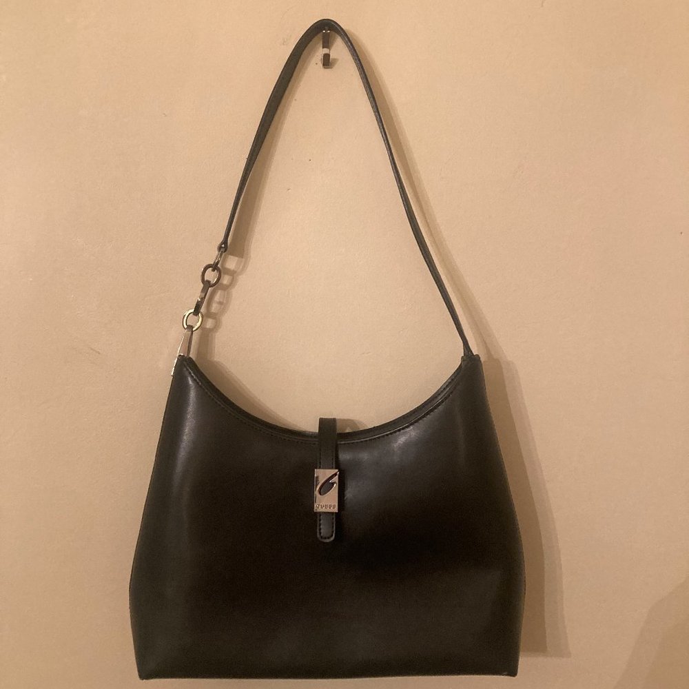 GUESS PURSE